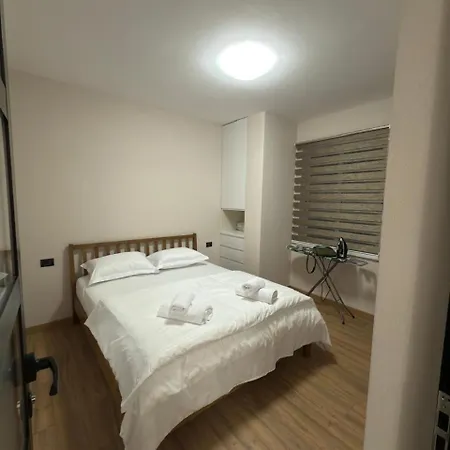 Henri's Apartment Tirana